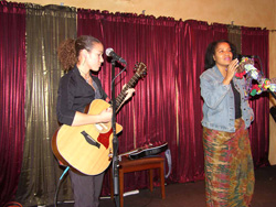 Poetronigirl Performs Live